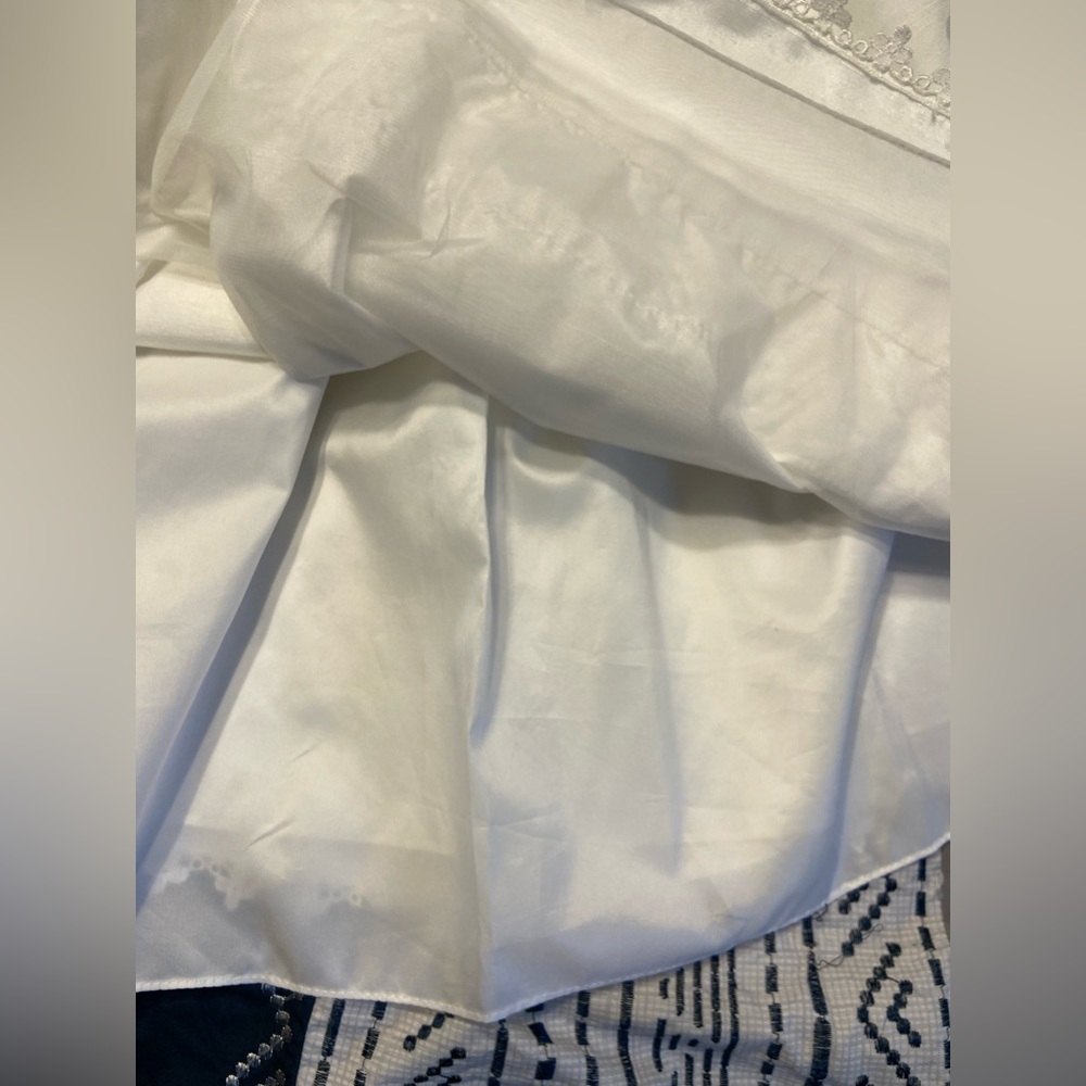 GIRLS FORMAL WHITE DRESS - Picture 4 of 13